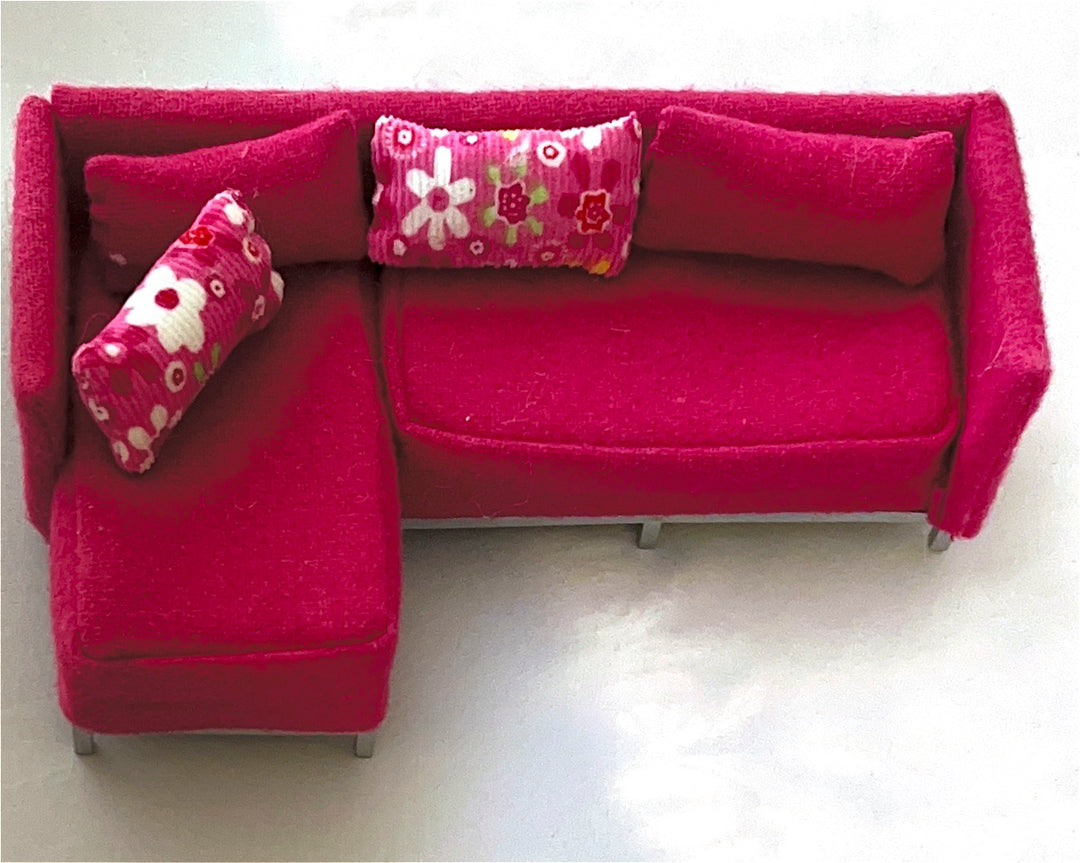 Lundby Dolls House - Hot Pink Sofa and Cushions - Stockholm EX DISPLAY (Copy)