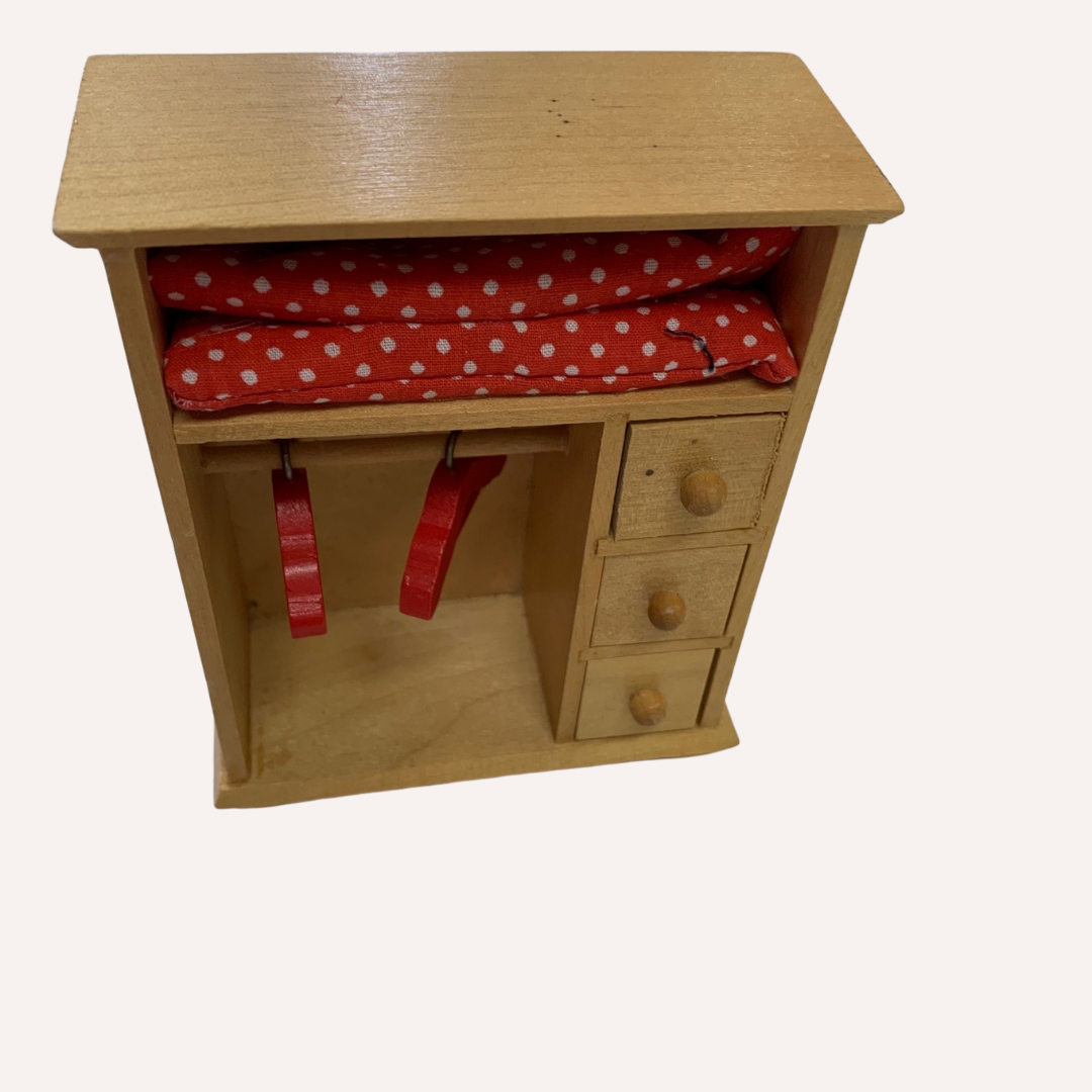 Lundby Doll House Ex Display - Wooden Wardrobe and Quilt