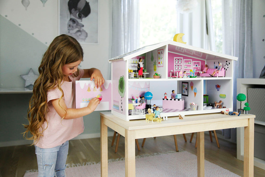 Lundby Dolls House - Mother and Daughter go shopping